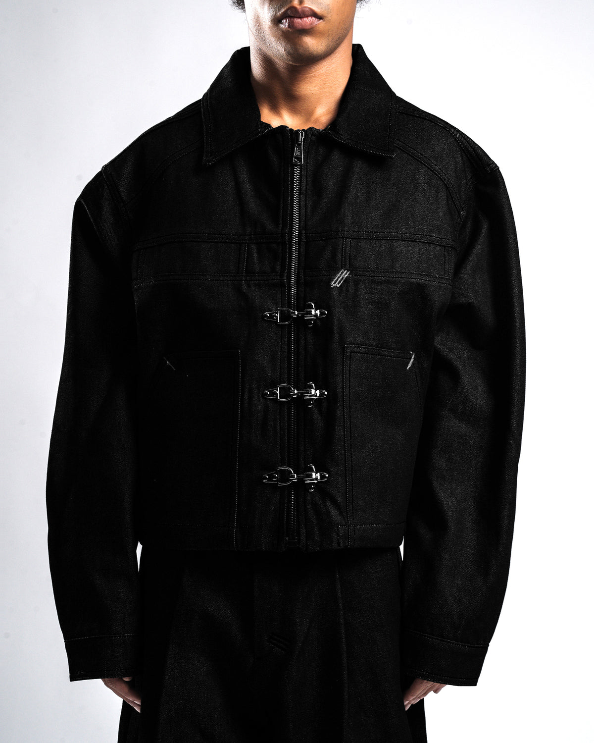 BLACK DENIM HOOKED JACKET