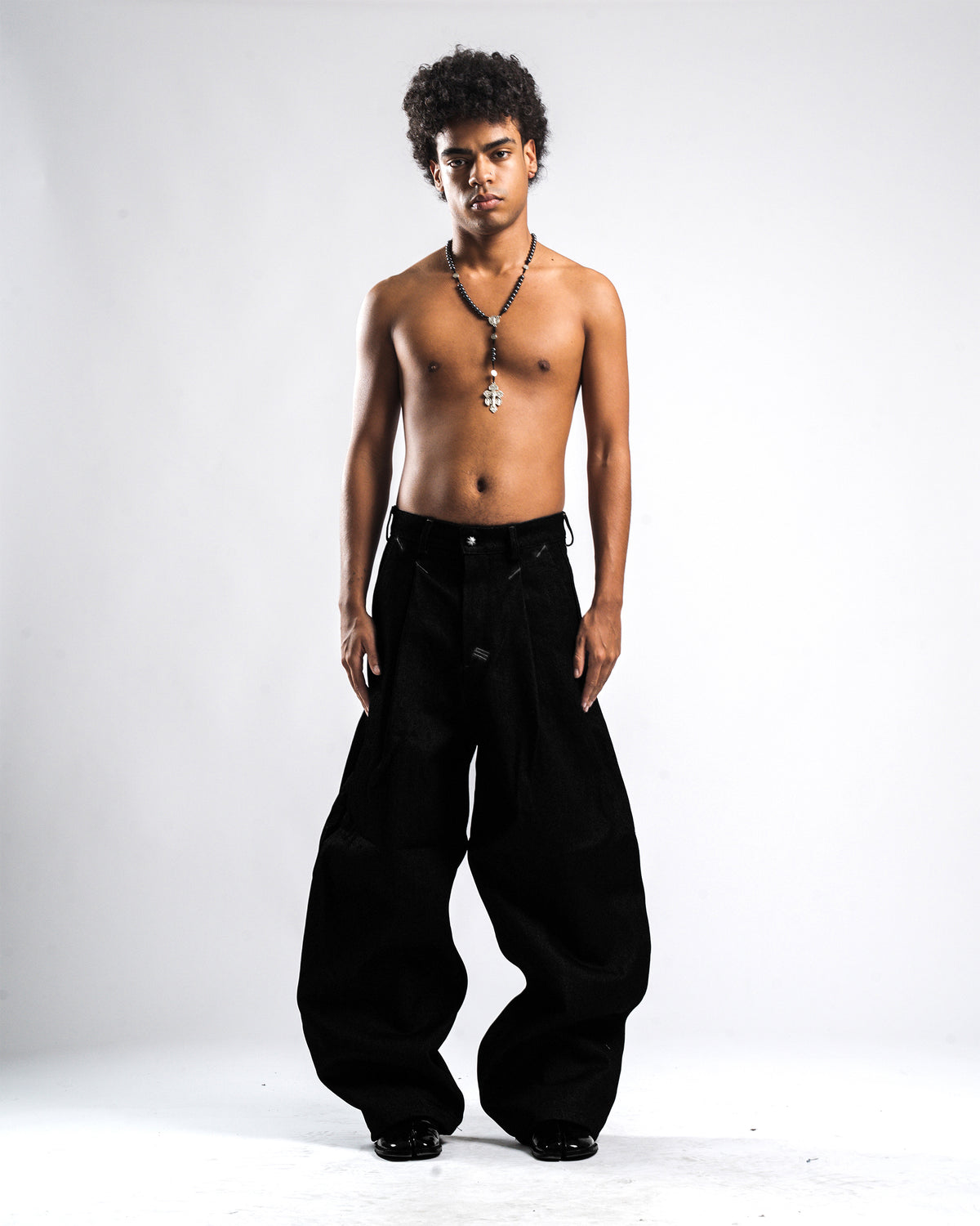 BLACK DENIM BALLOON JEANS [PREORDER]