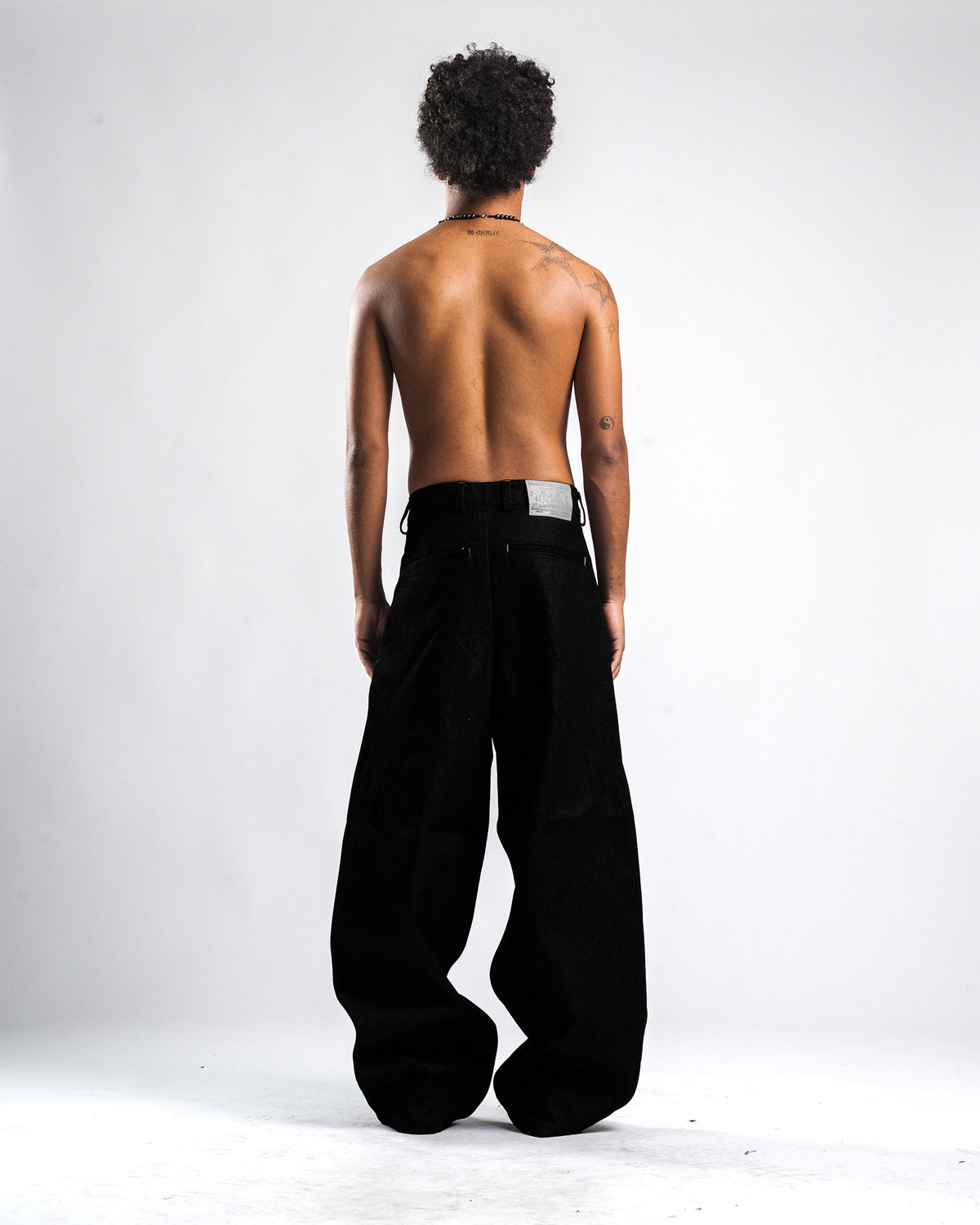 BLACK DENIM BALLOON JEANS [PREORDER]