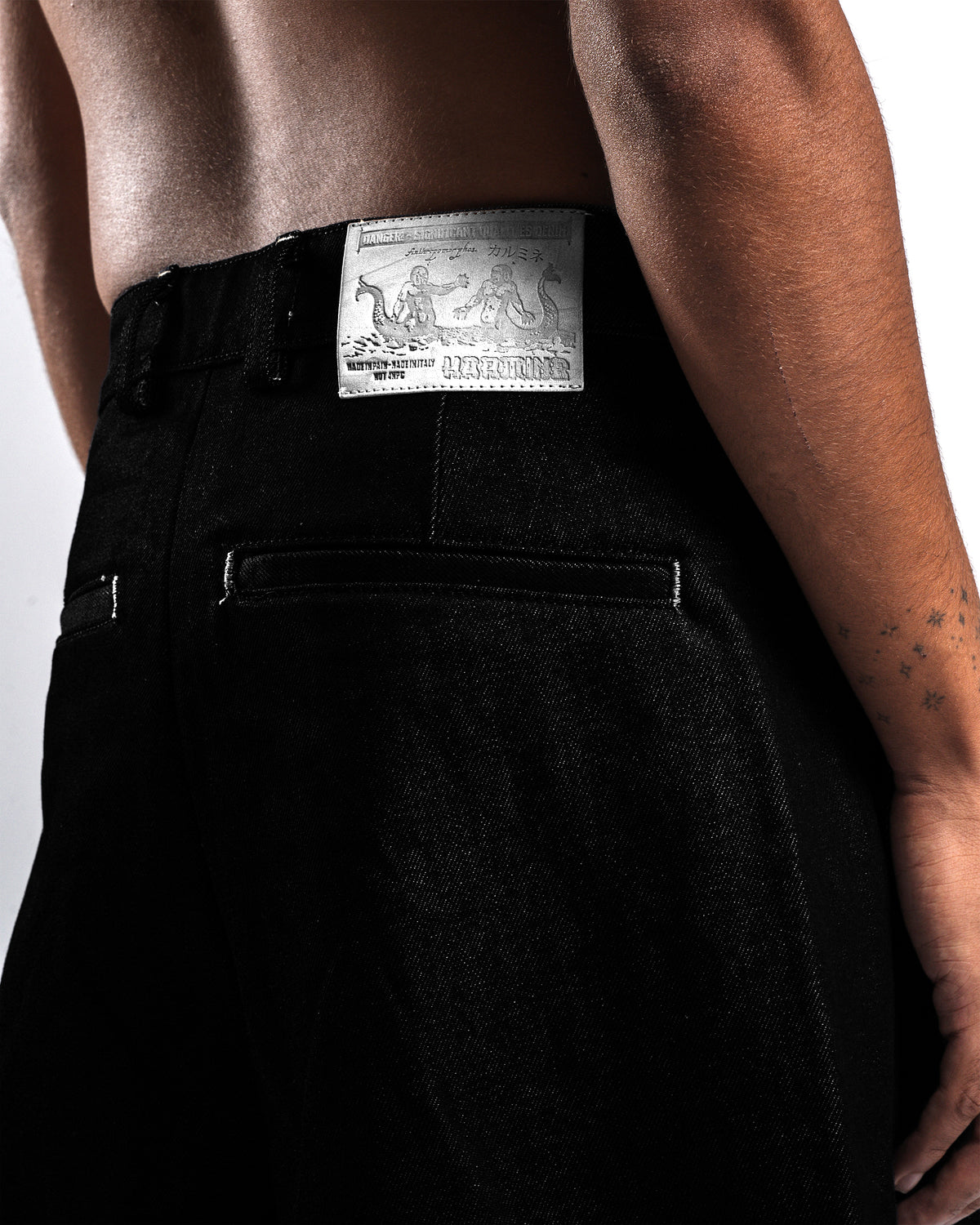 BLACK DENIM BALLOON JEANS [PREORDER]