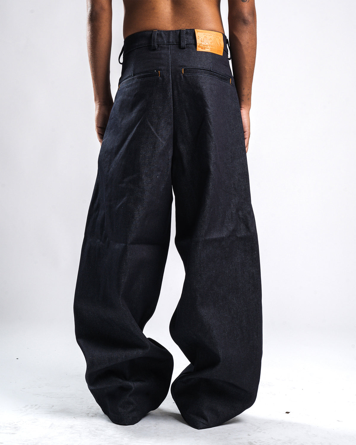 DARK INDIGO 14OZ RAW DENIM BALLOON JEANS - Karmine