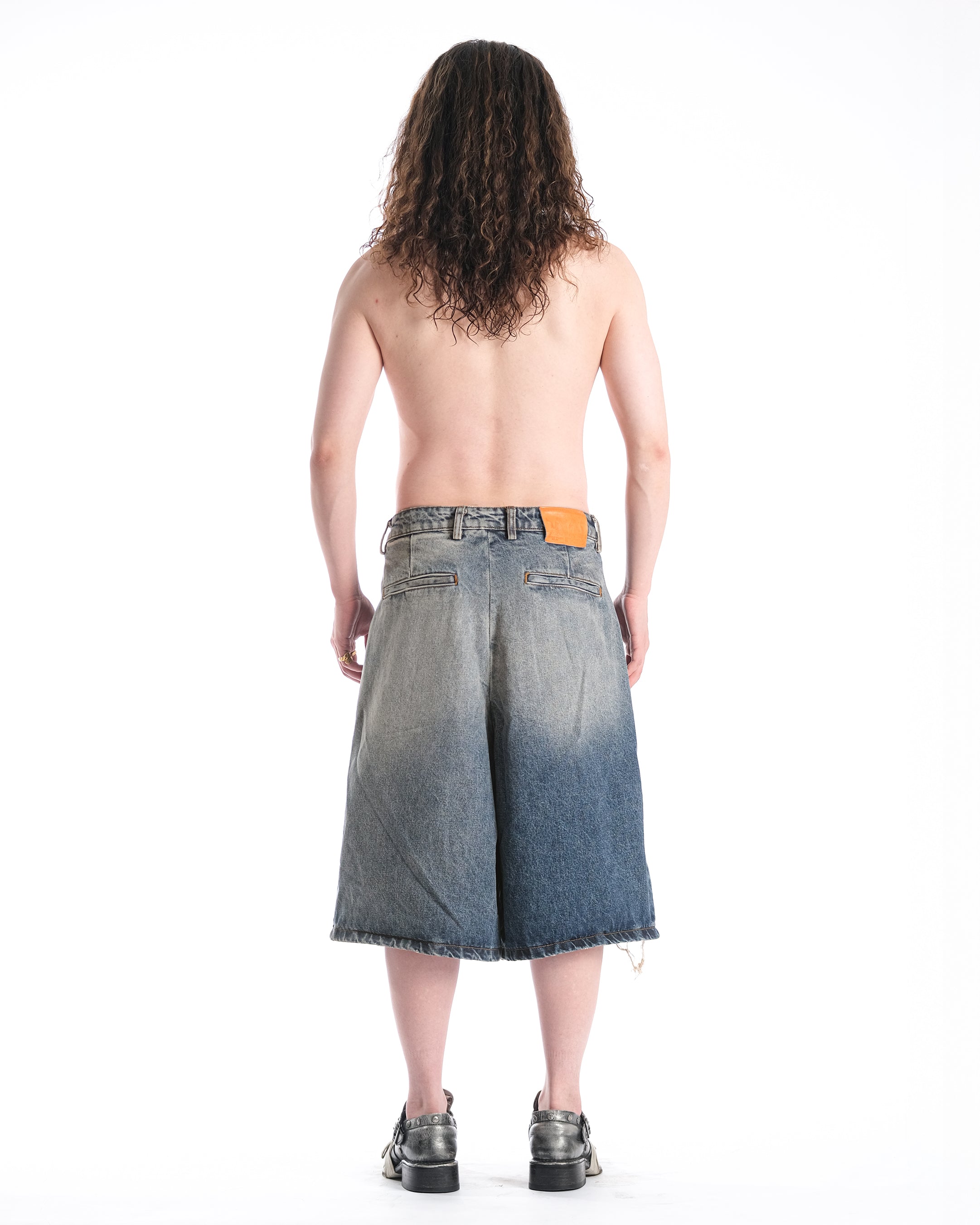 DOUBLE PINCES MINERAL WASH SHORT - Karmine