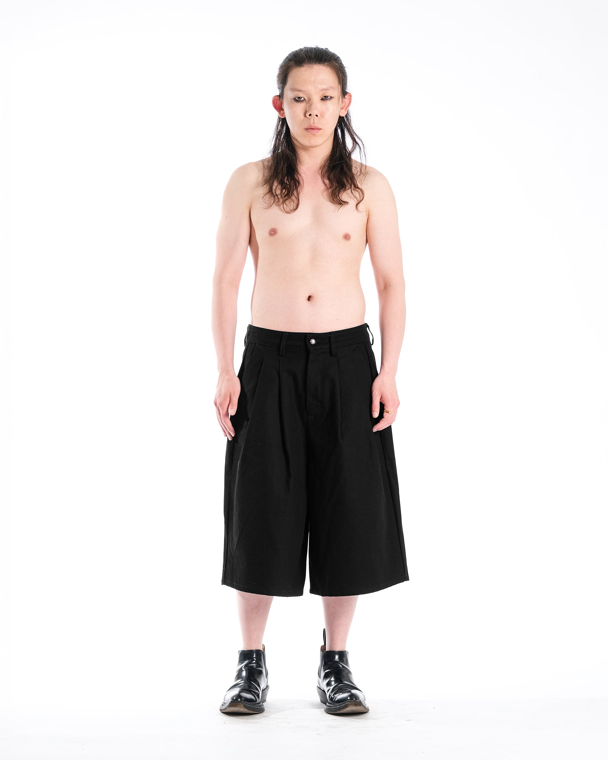 DOUBLE PINCES BLACK SHORT - Karmine