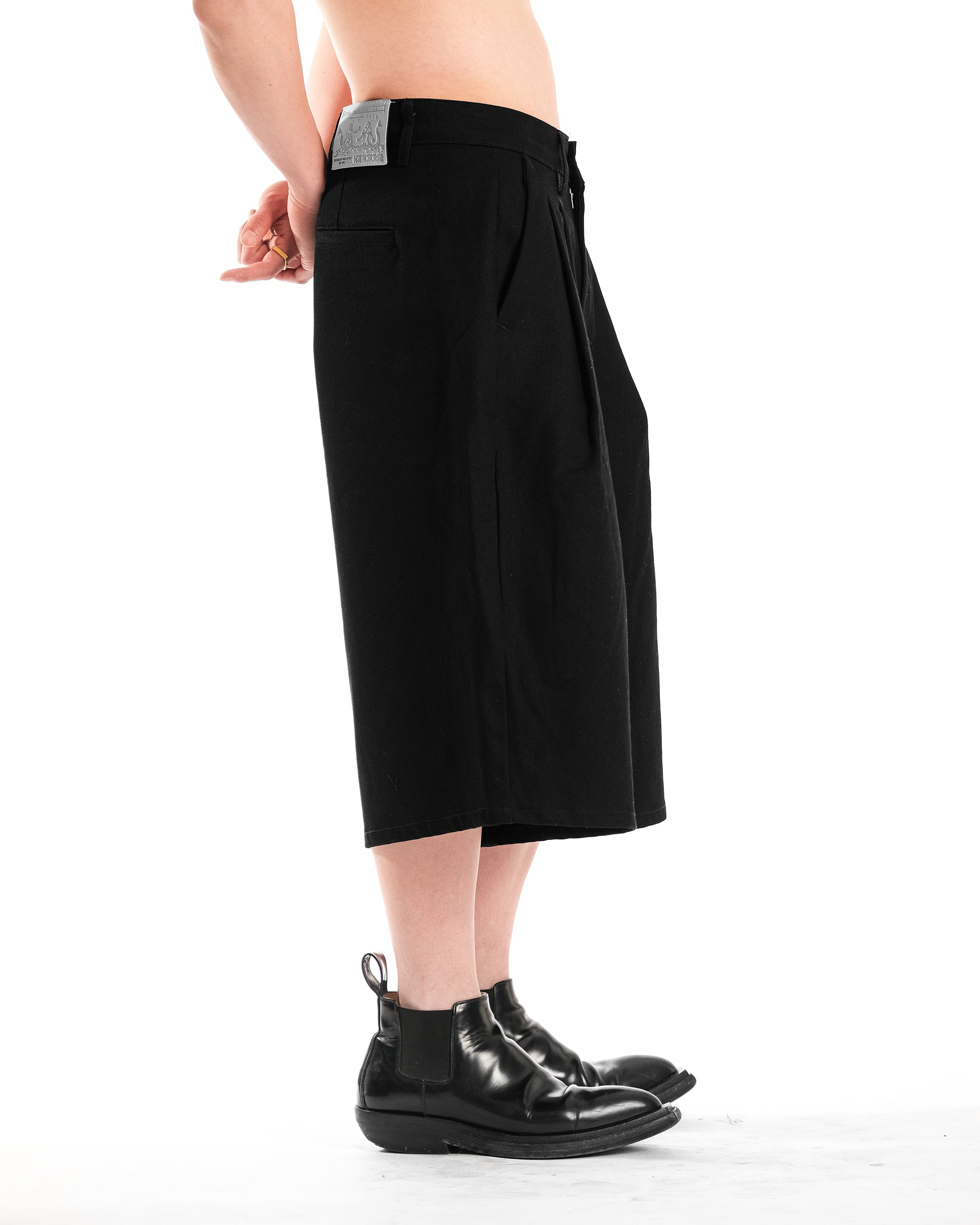 DOUBLE PINCES BLACK SHORT - Karmine