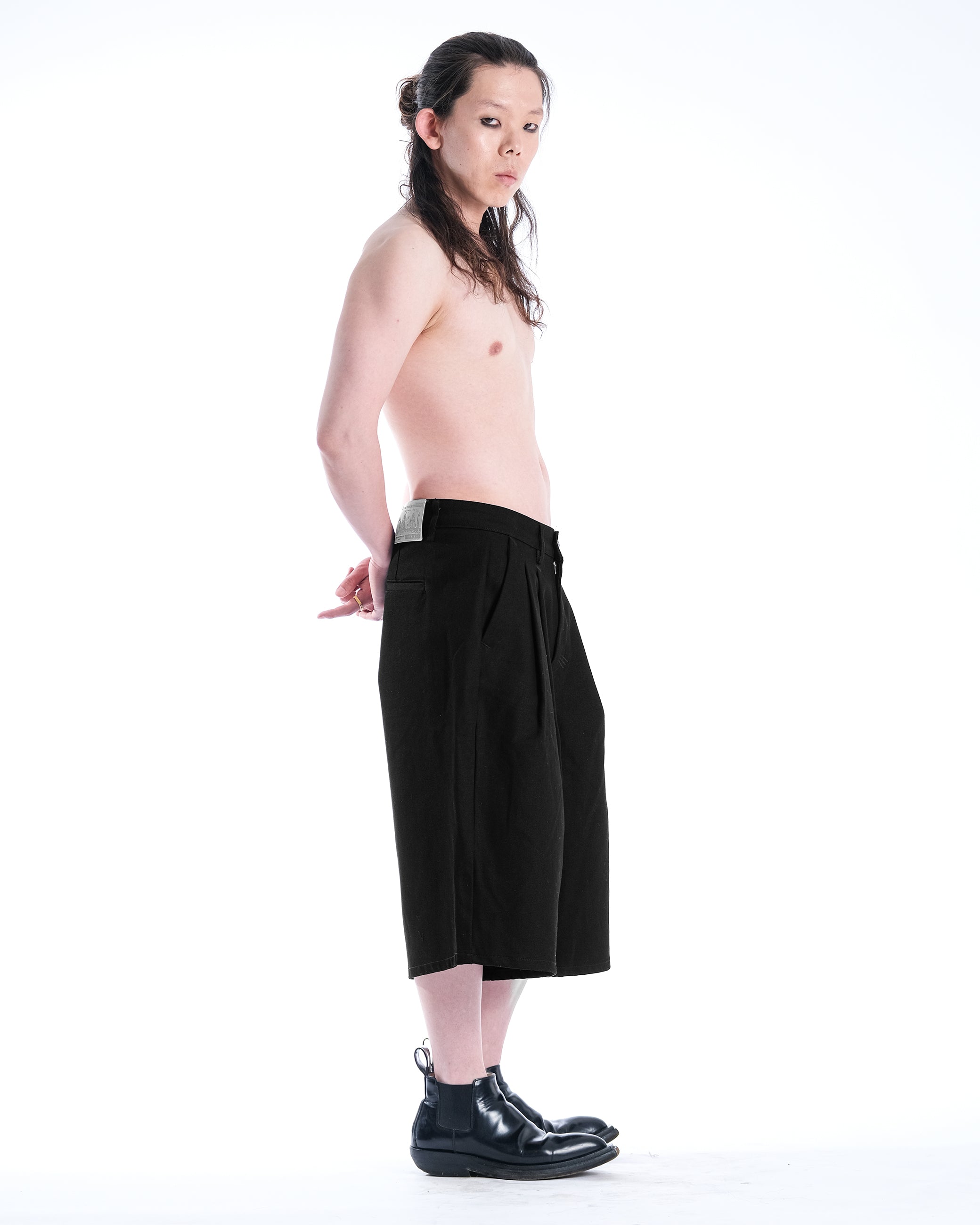 DOUBLE PINCES BLACK SHORT - Karmine