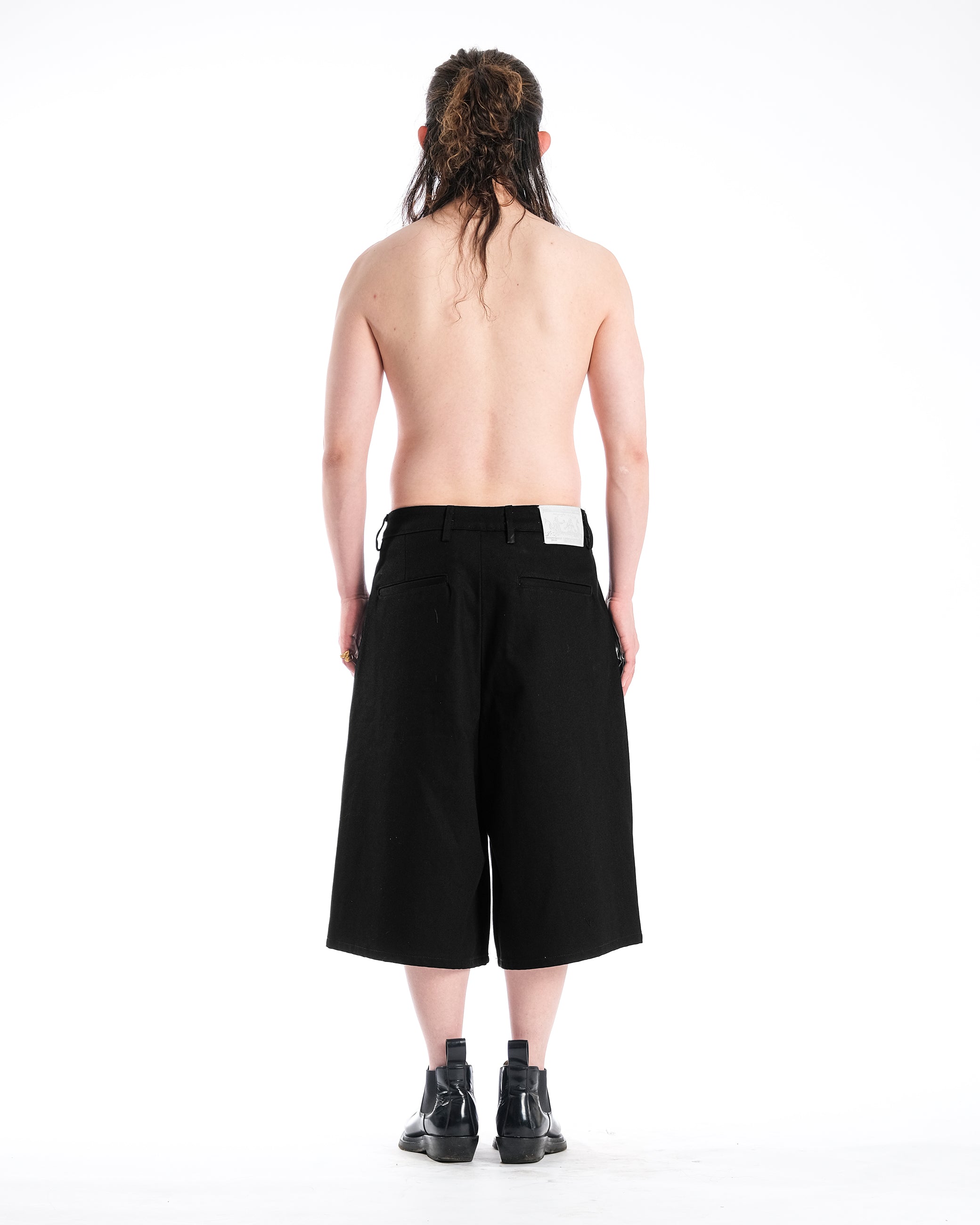 DOUBLE PINCES BLACK SHORT - Karmine