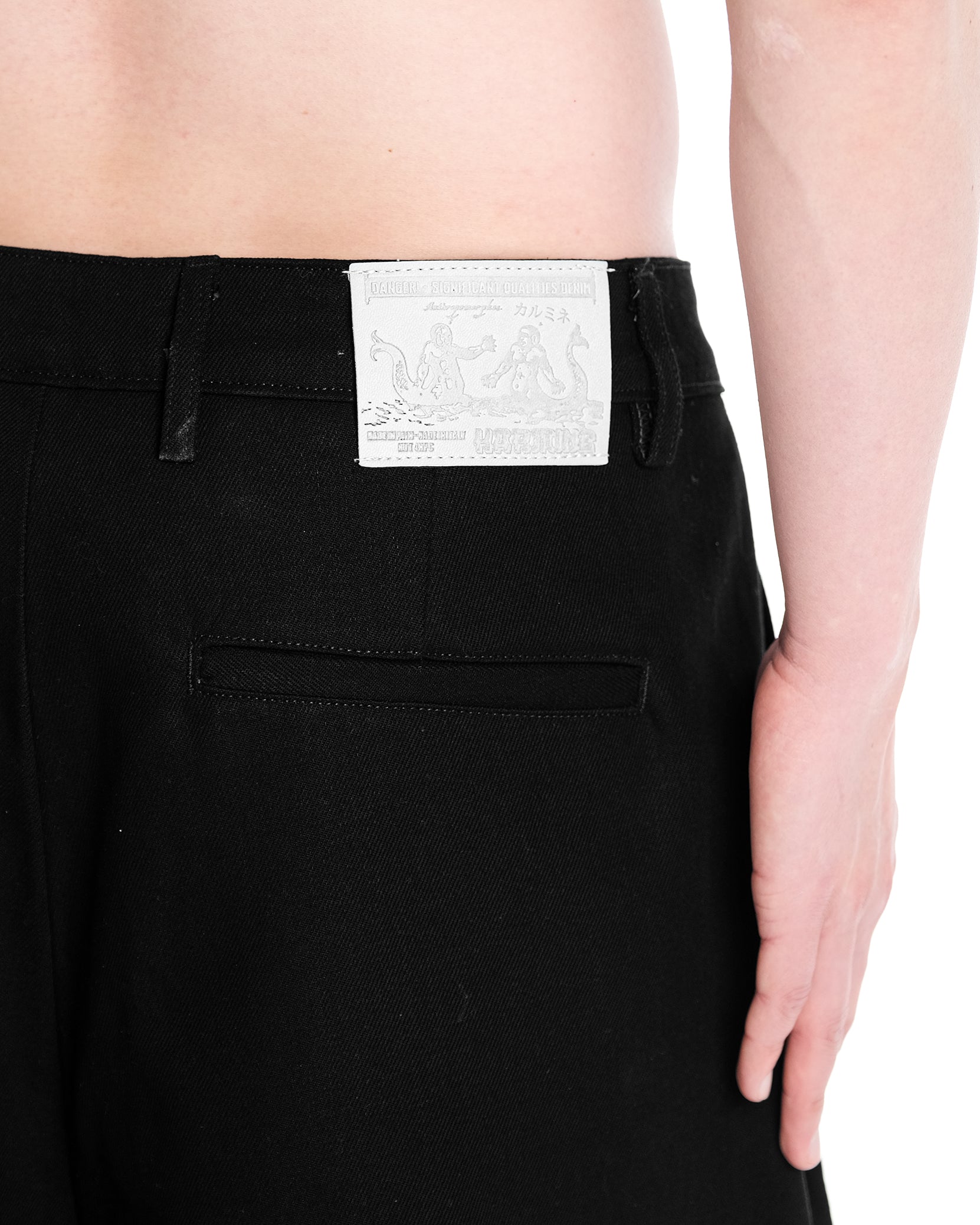 DOUBLE PINCES BLACK SHORT - Karmine