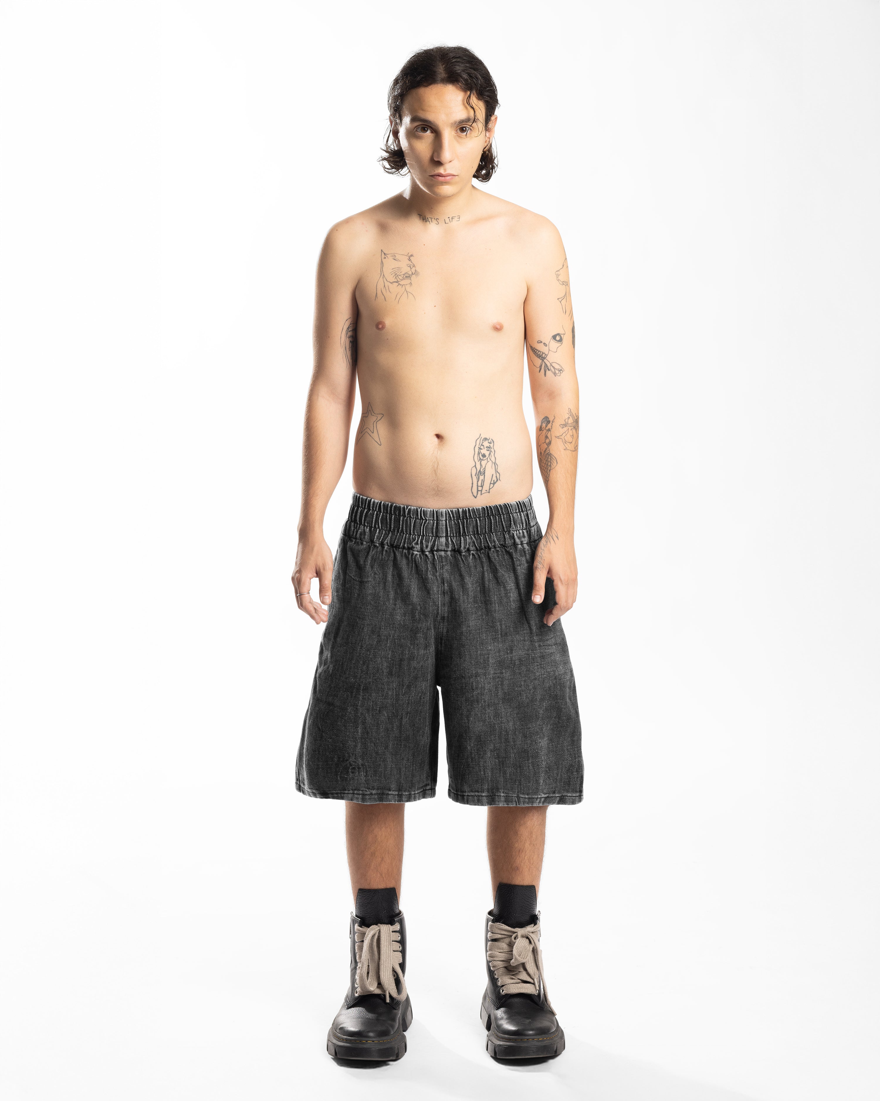 DENIM SHORTS - BLACK