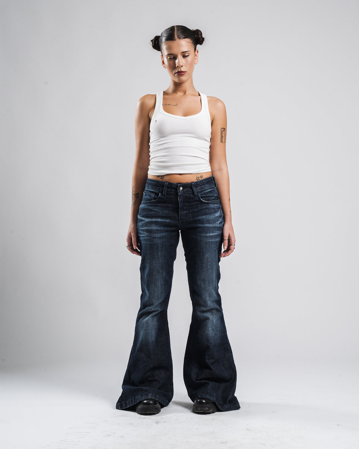 FLARED JEANS WHO MAN? - Karmine